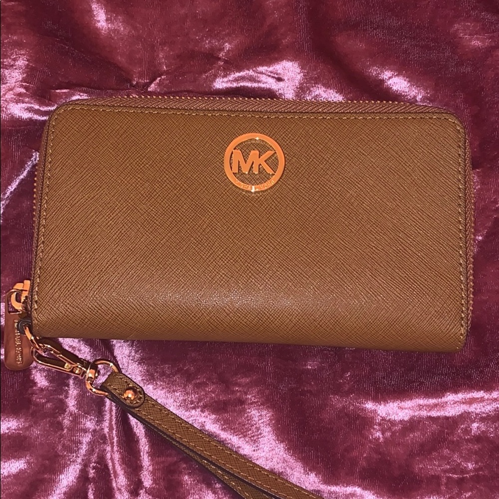 Tan Michael Kors wristlet/wallet